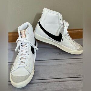 Women’s Nike Blazer Mid ‘77 classic white black high top. Size 9